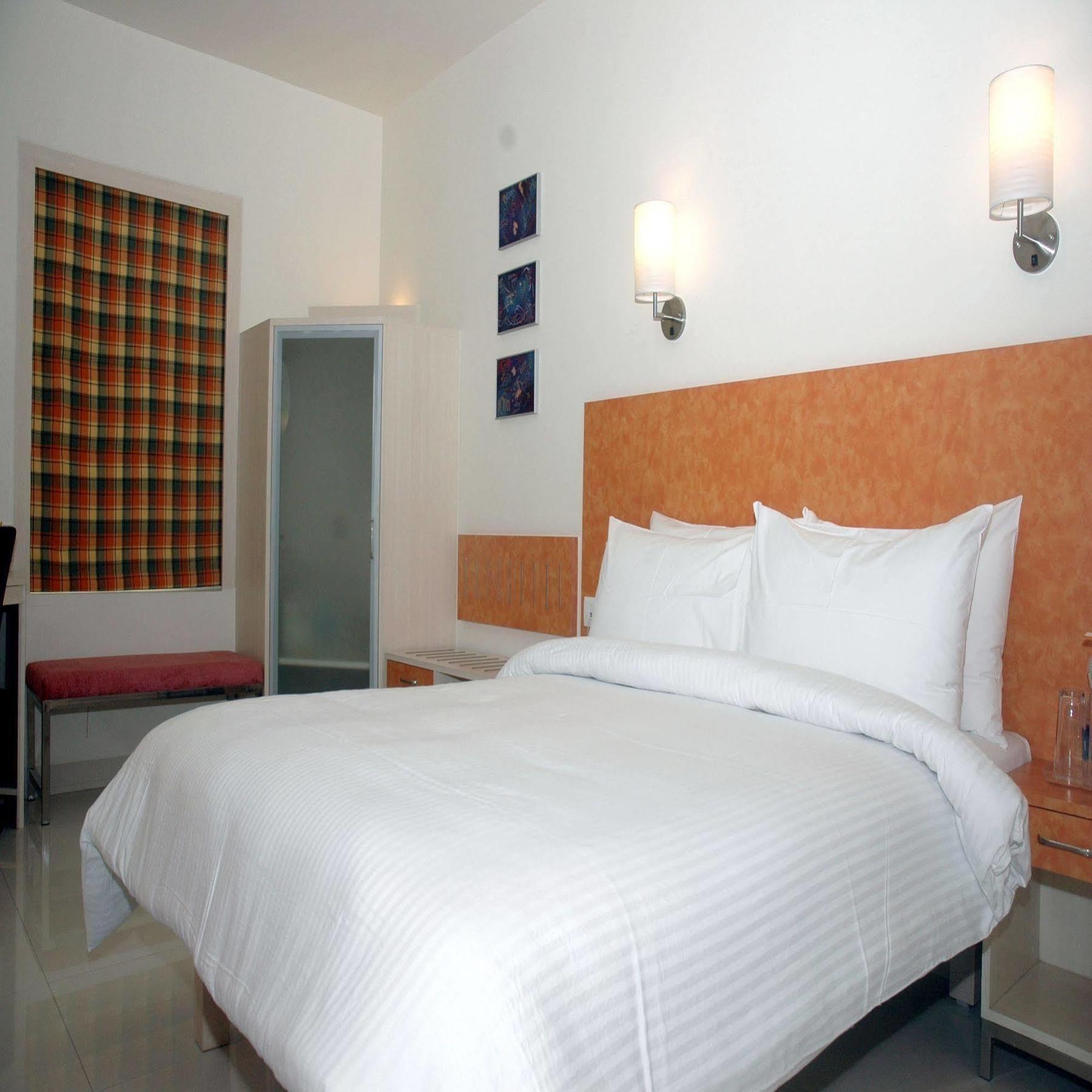 Kalyan Grand - A Business Hotel Vandalur Exterior foto