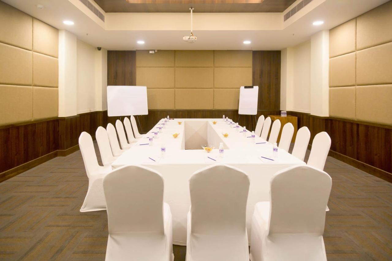 Kalyan Grand - A Business Hotel Vandalur Exterior foto