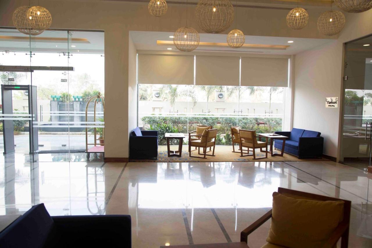 Kalyan Grand - A Business Hotel Vandalur Exterior foto